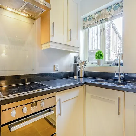 Wetherells Cottage-25901 펜션 Crakehall
